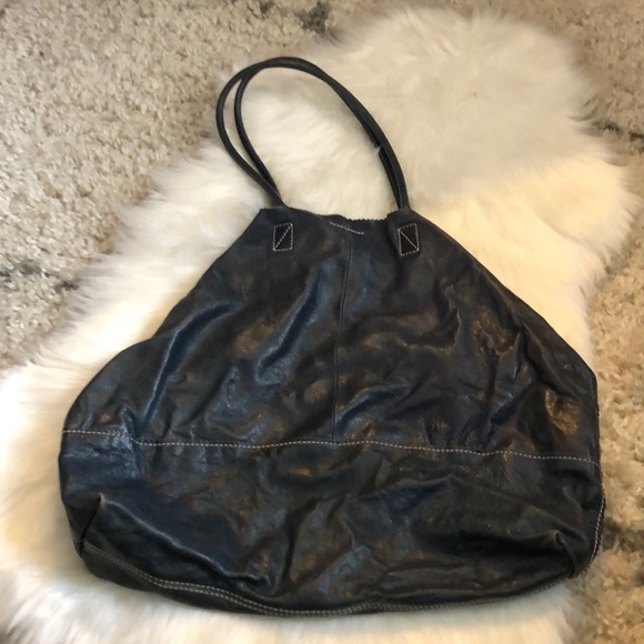 Banana Republic Handbags - Banana Republic Leather Tote